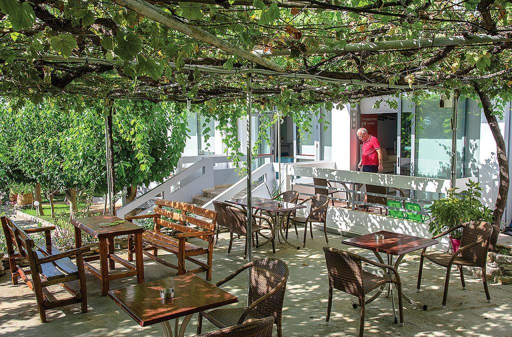 פליאוחורה Megim Hotel מראה חיצוני תמונה