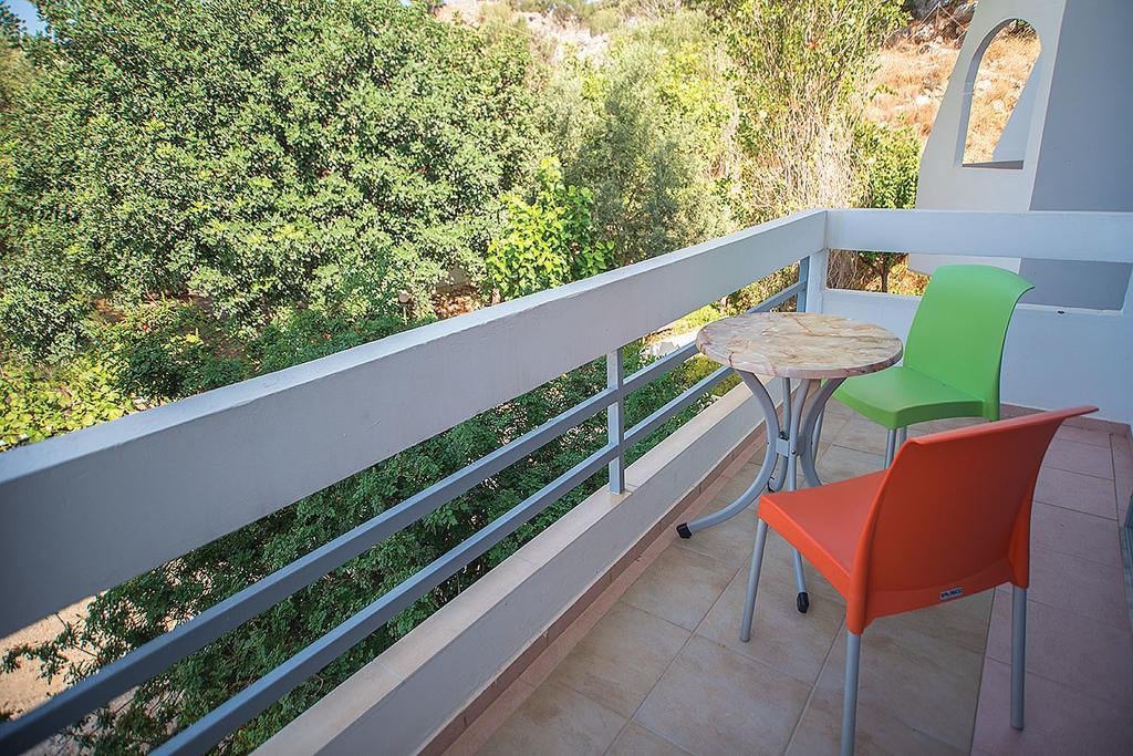 פליאוחורה Megim Hotel מראה חיצוני תמונה