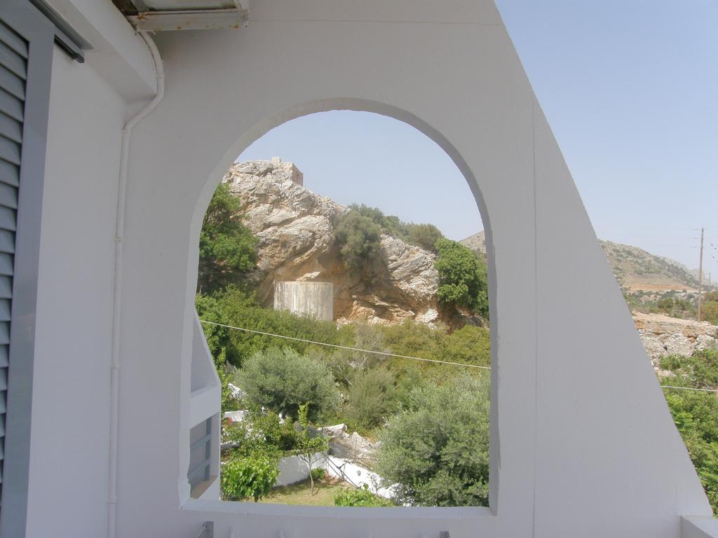 פליאוחורה Megim Hotel מראה חיצוני תמונה
