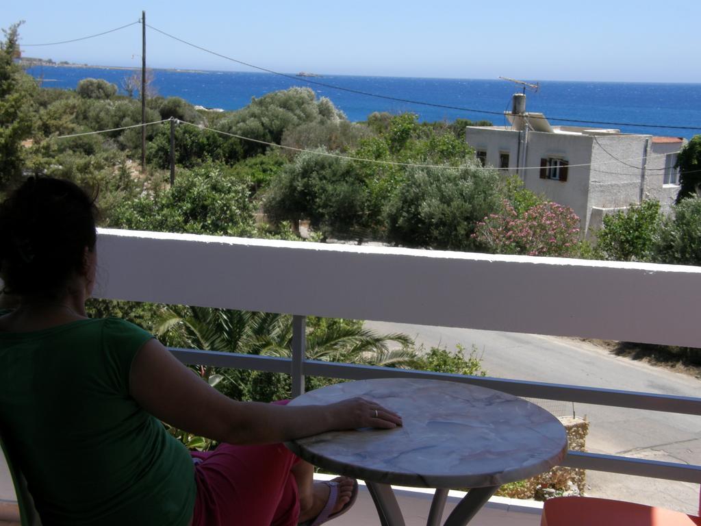 פליאוחורה Megim Hotel מראה חיצוני תמונה