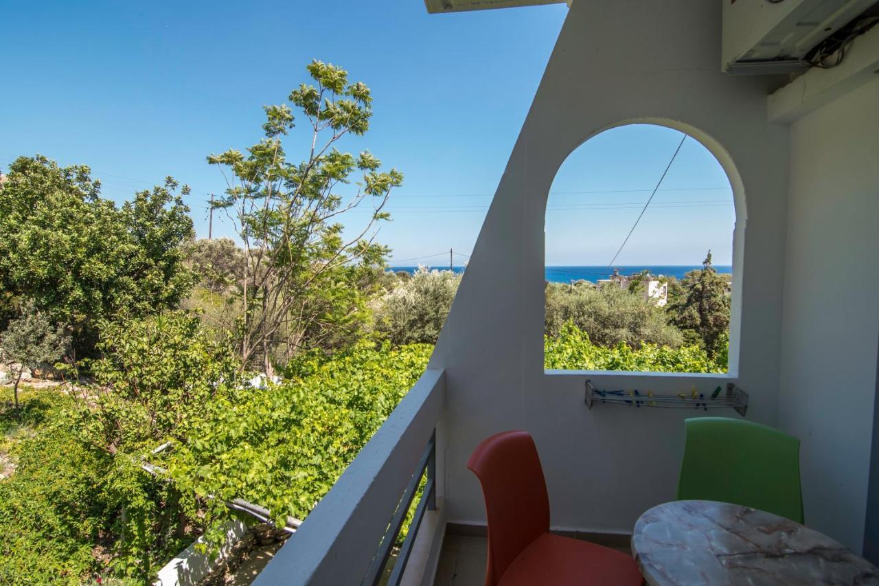 פליאוחורה Megim Hotel מראה חיצוני תמונה